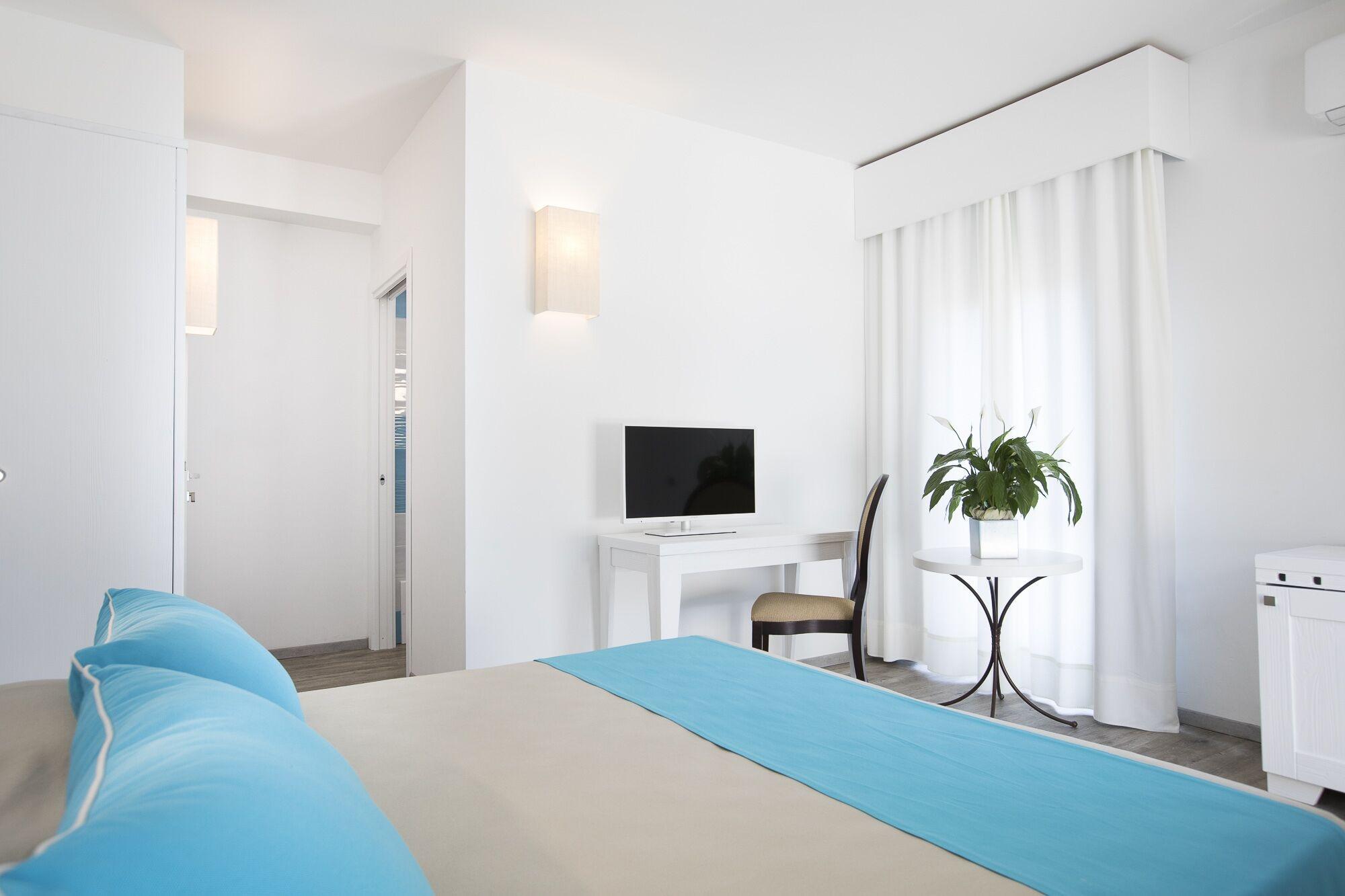Lu' Hotel Maladroxia Сант-Антиоко Экстерьер фото