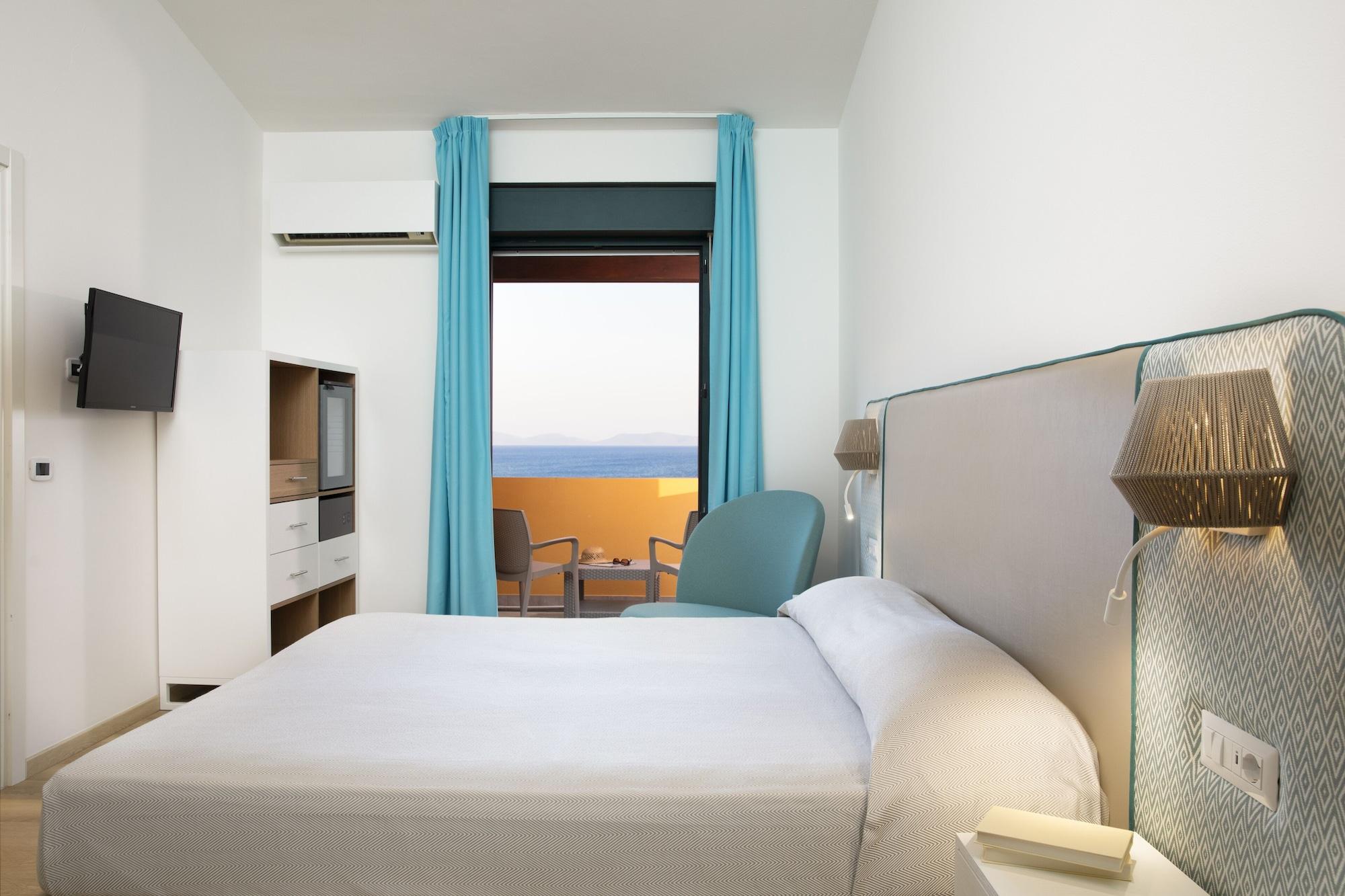 Lu' Hotel Maladroxia Сант-Антиоко Экстерьер фото